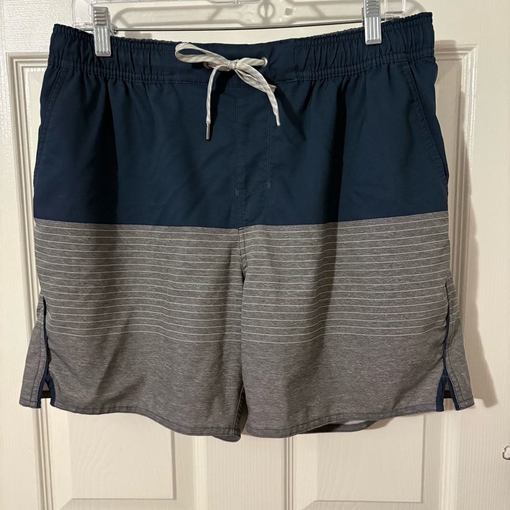 Vuori Men's Trail Shorts Large